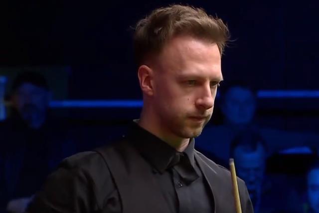 月里依然在 月里依然在